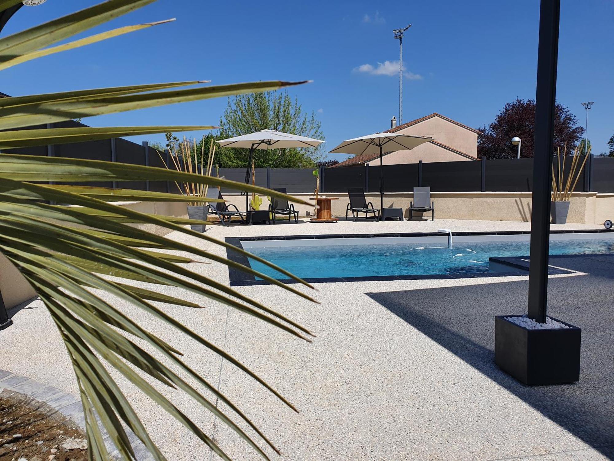 Bon-Encontre Villa Des Oliviers Sublime Villa Avec Piscine Chauffee Et Privee Et Baby Foot מראה חיצוני תמונה