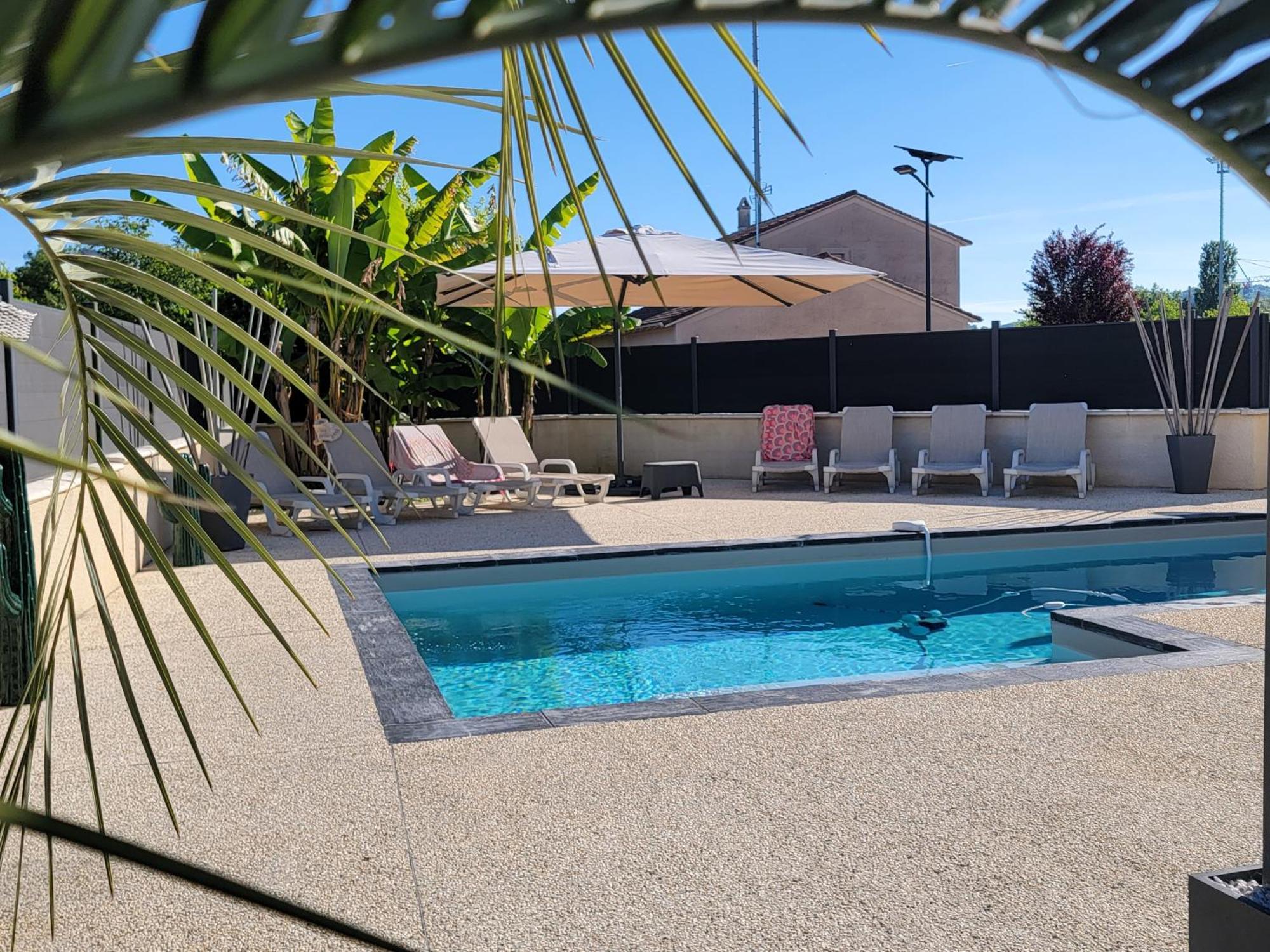 Bon-Encontre Villa Des Oliviers Sublime Villa Avec Piscine Chauffee Et Privee Et Baby Foot מראה חיצוני תמונה